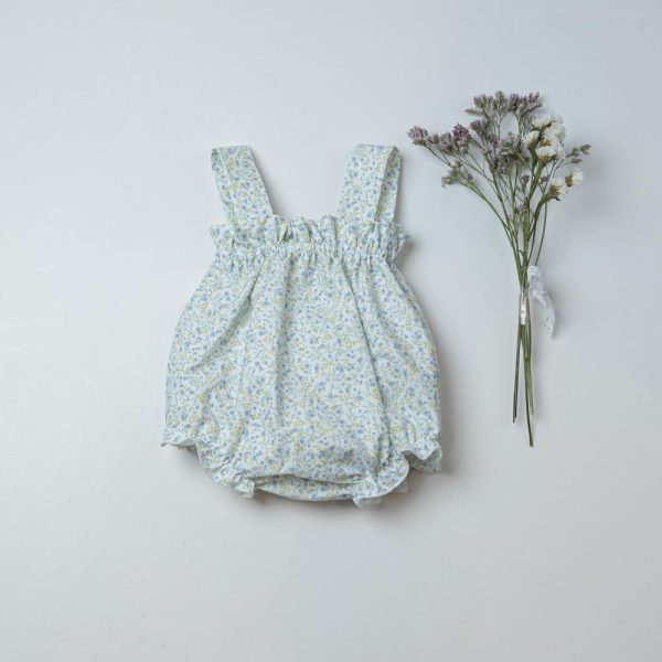 Ranita de niño con tela de florecitas tipo liberty